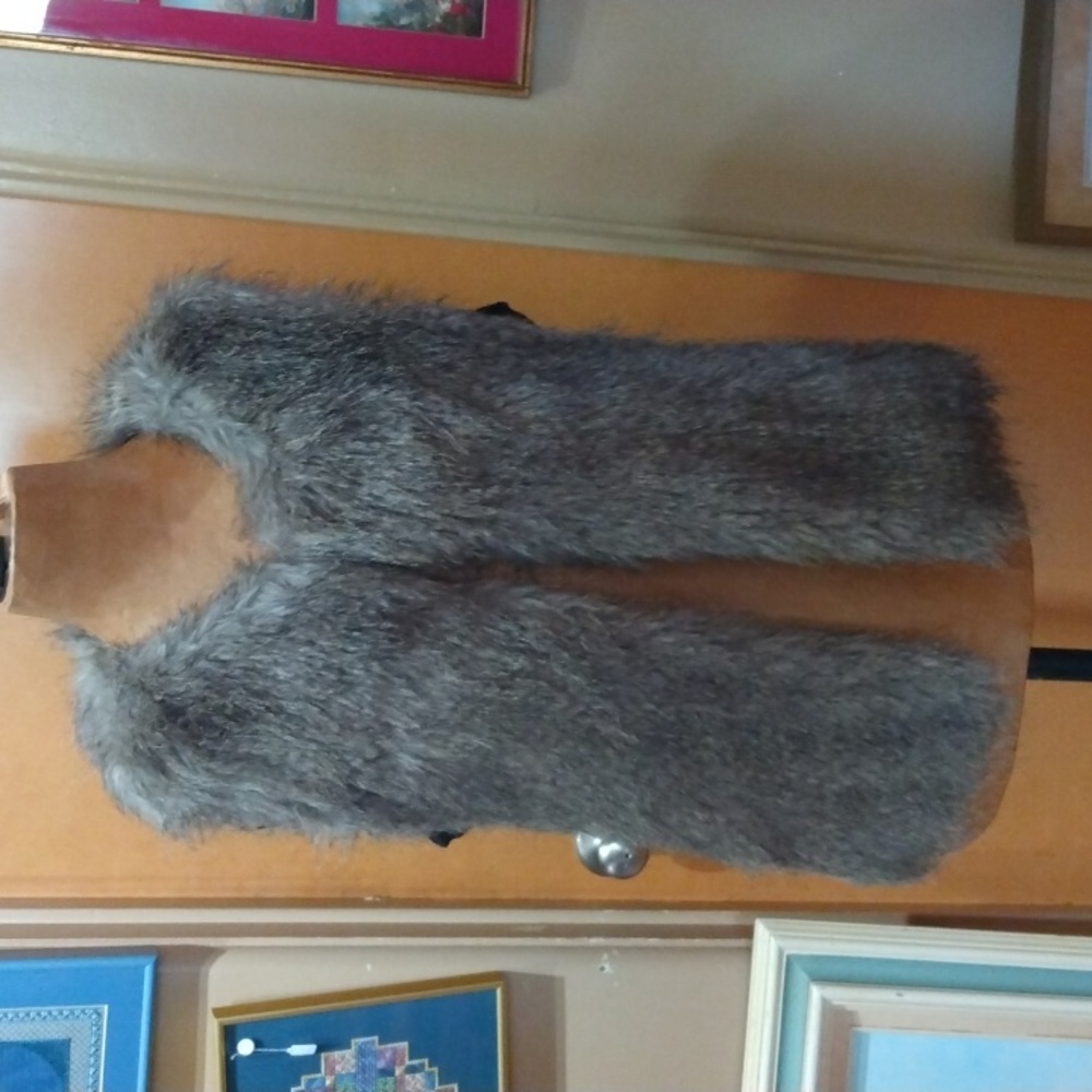 Style & Co black faux fur vest D